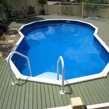 10.08 x 3.8 x 4.8 Keyhole Flat Floor Salt Pool