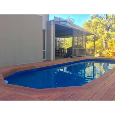 7.75 x 3.15 x 1.37m Oval Salt Pool